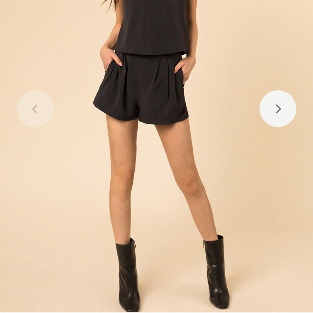 Wayre Flow Short